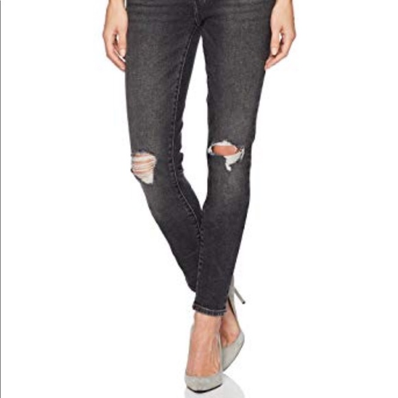 Levi's Denim - 🌸EUC LEVI HIGH RISE SKINNY GREY JEANS